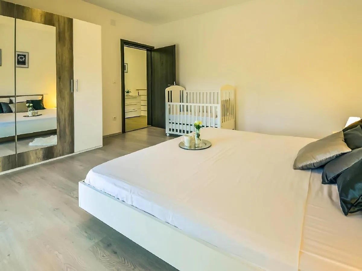 Holiday Home Anic By Interhome Smilcic